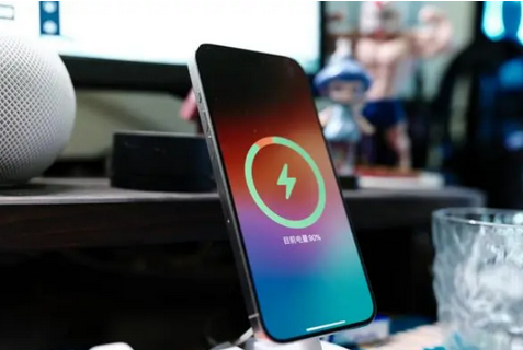 吴桥苹果15换屏服务分享用什么充电器给iPhone15充电更好 